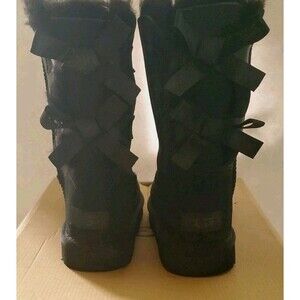 Ugg Bailey Bow ll Womens 8 Black Sheepskin Fur Boots Box Wear From Storing NIB
